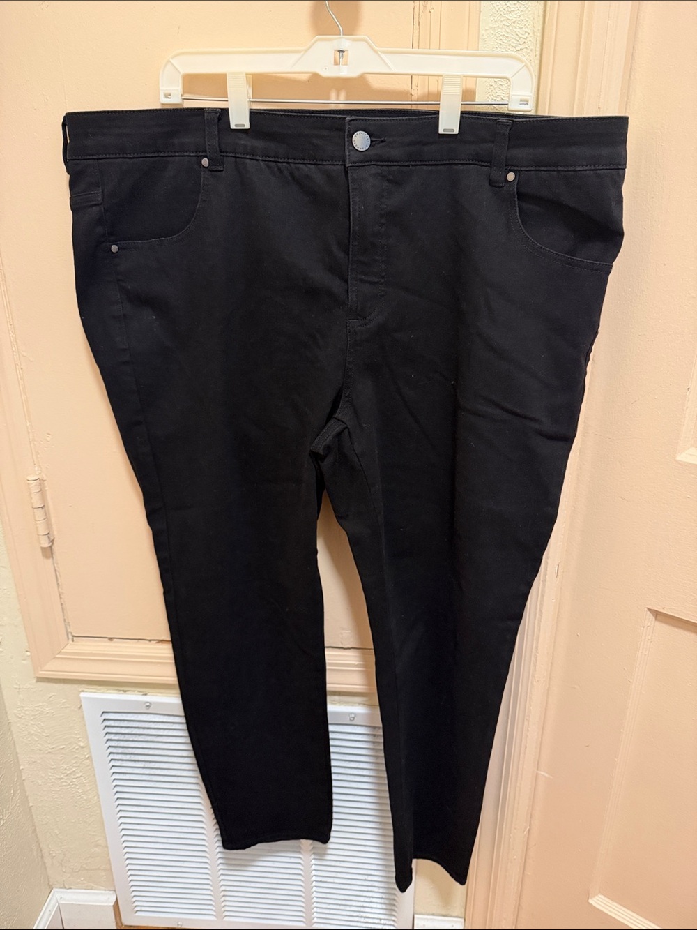 Universal Standard Black Skinny Jeans — High-Rise Stretch Skinny